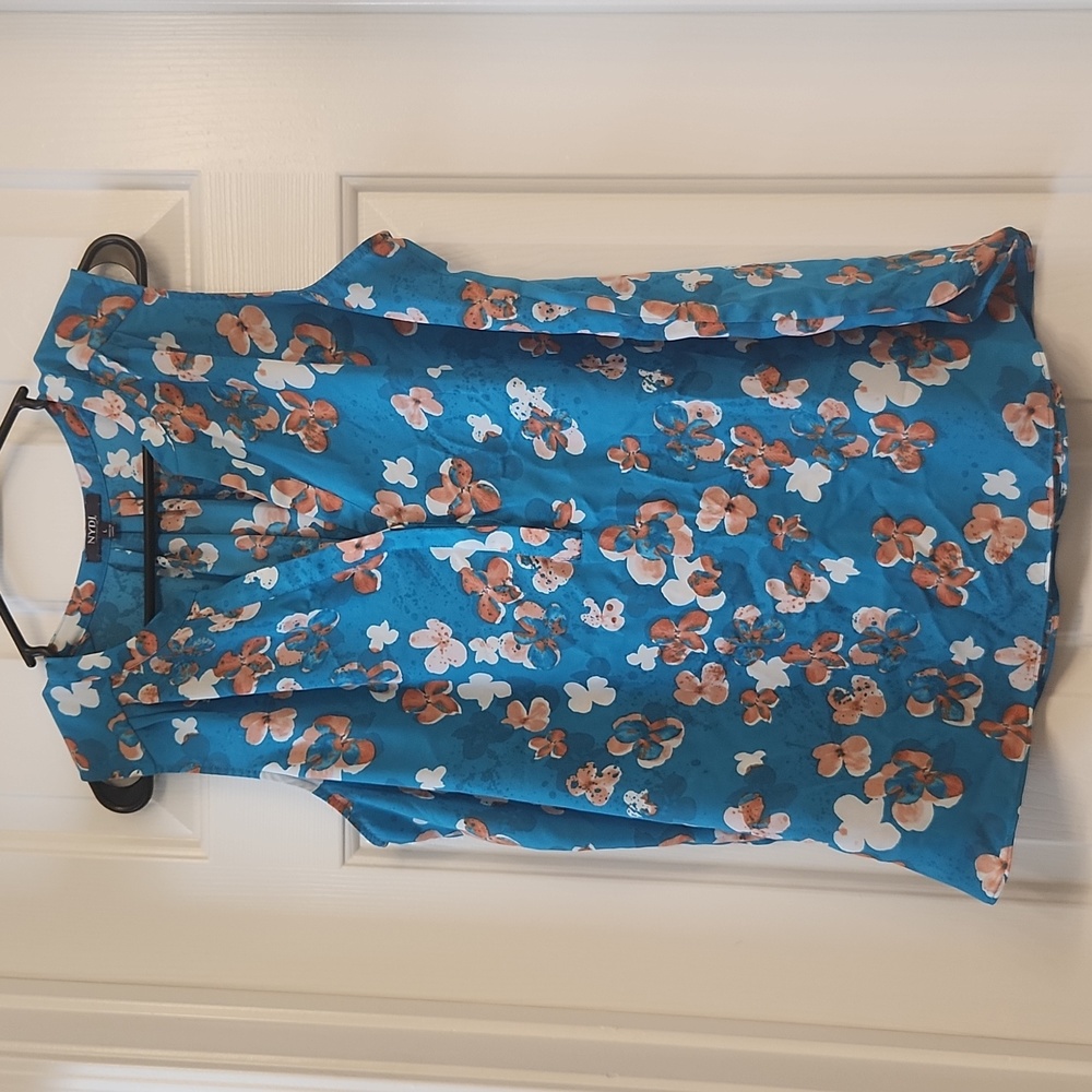 Blue floral blouse tank